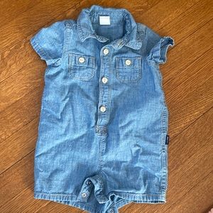 Baby gap chambre jean short romper